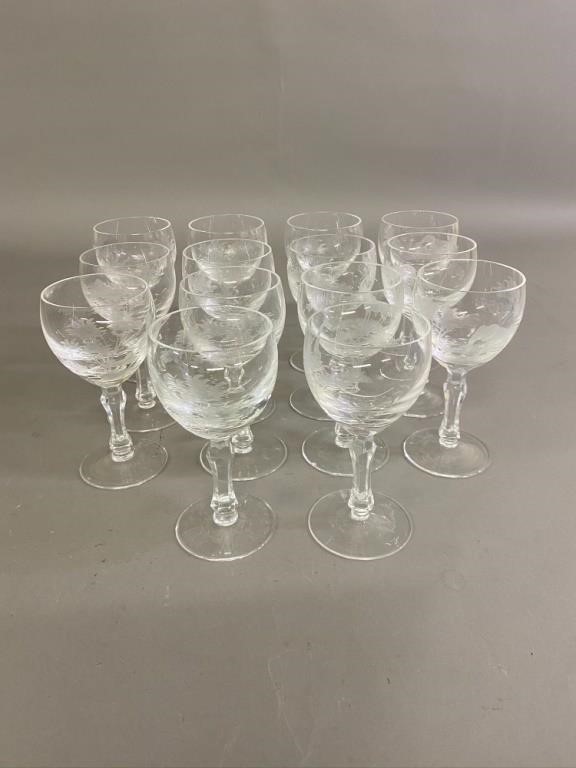 Fourteen crystal wine glasses each 28b926