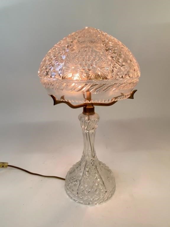 Cut glass table lamp with thistle 28b99a