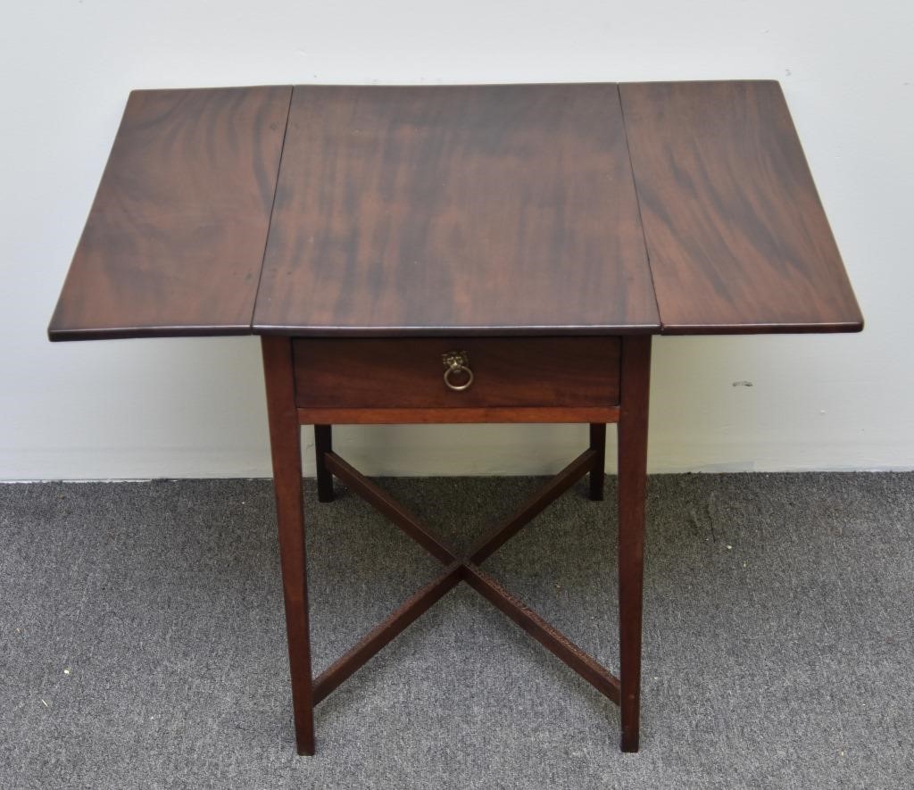 Pennsylvania mahogany Pembroke table,