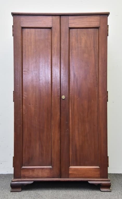 Chippendale style mahogany armoire'