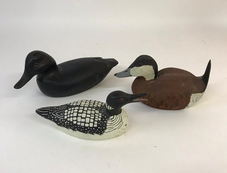 Three wood carved and painted ducks 28bb85