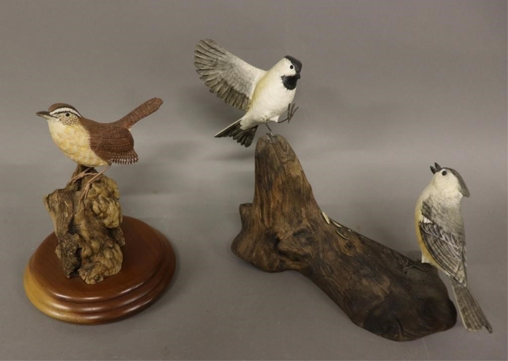 Wood carved tufted titmouse and 28bbc3