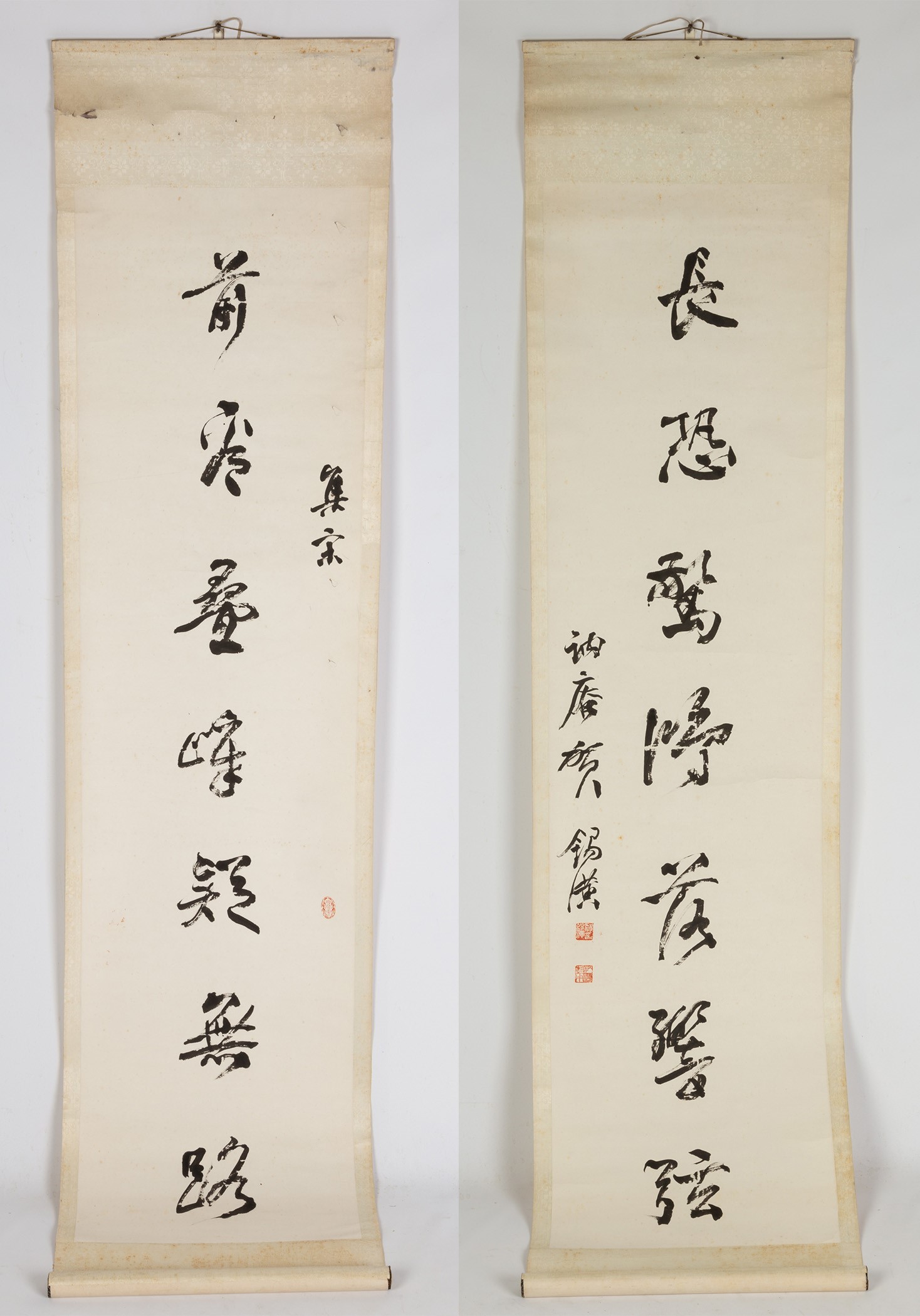  2 CHINESE HANGING SCROLLS painting 28bc66