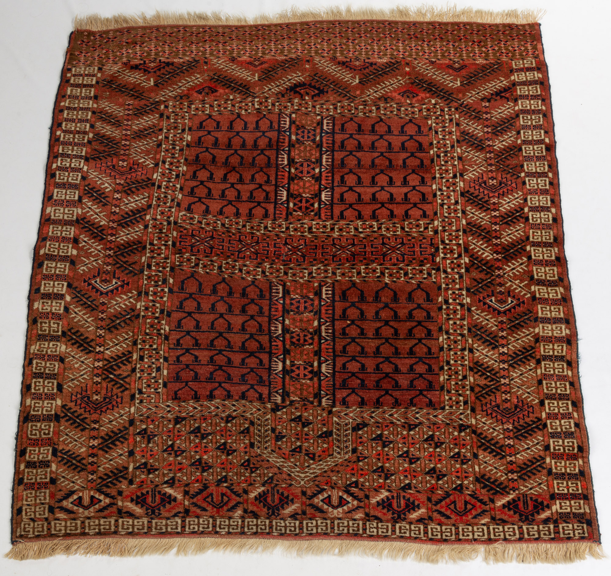 TURKAMAN ORIENTAL RUG circa 1900.