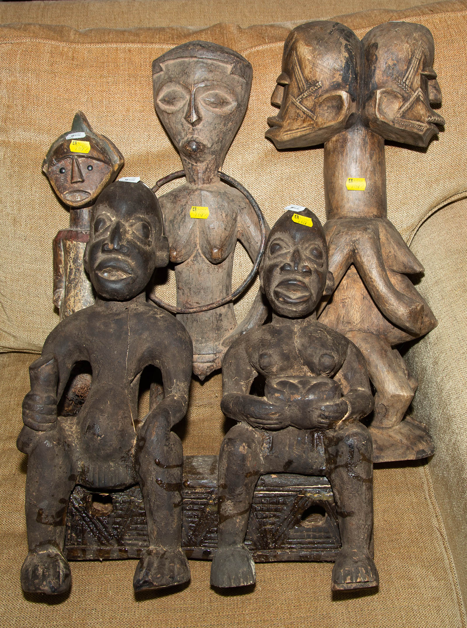 FOUR AFRICAN FIGURAL WOOD CARVINGS 289818