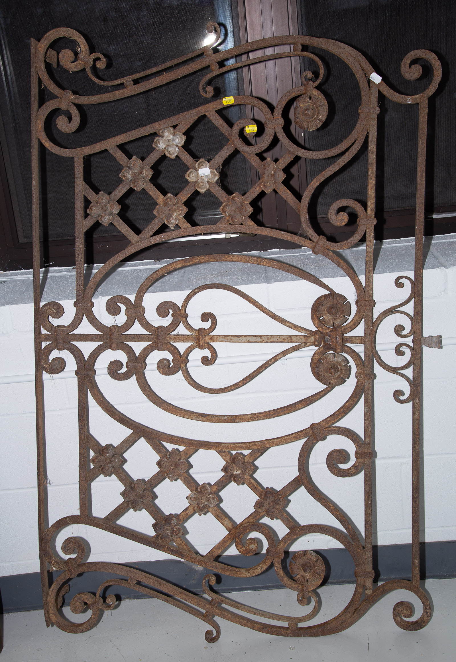 LARGE CAST IRON FENCE SECTION .