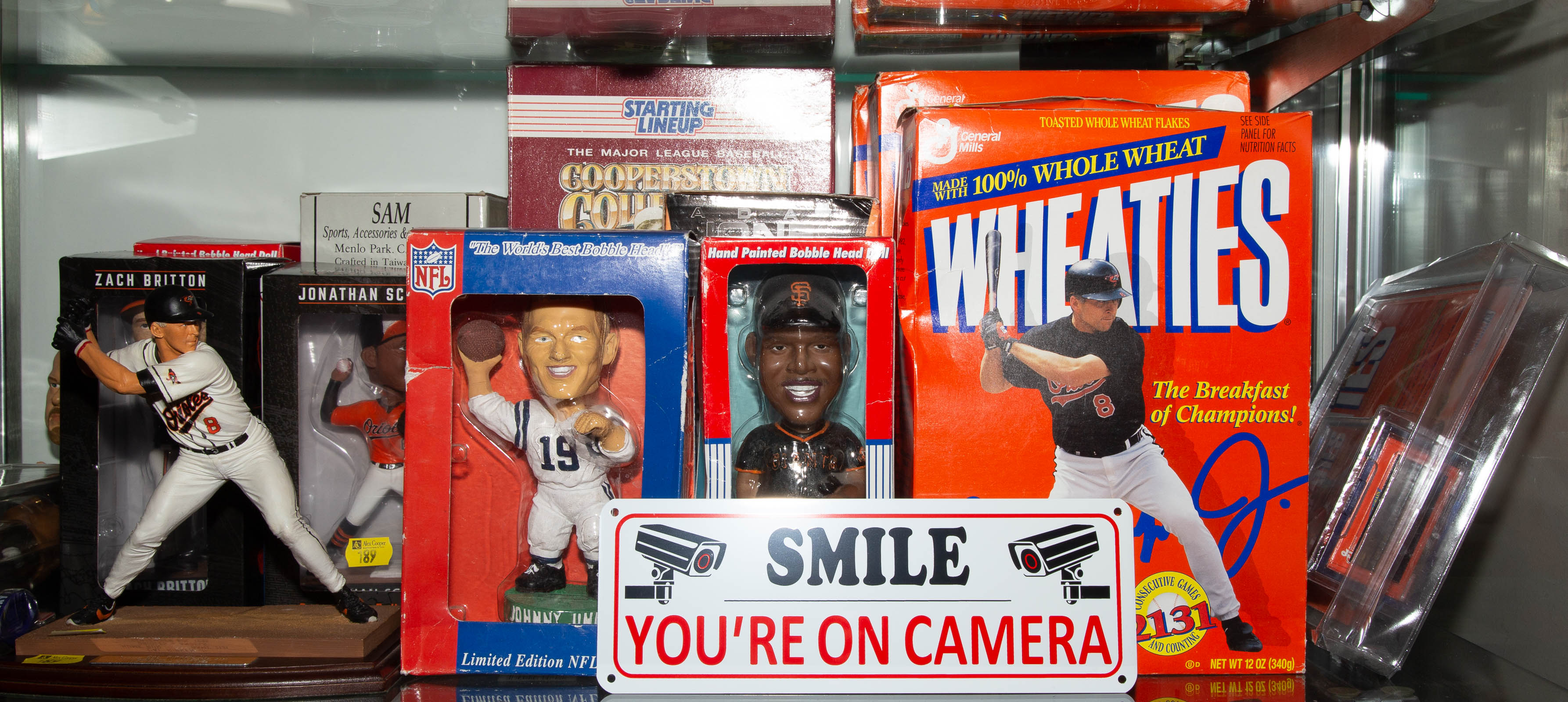 ORIOLES & OTHER BOBBLEHEADS & FIGURES