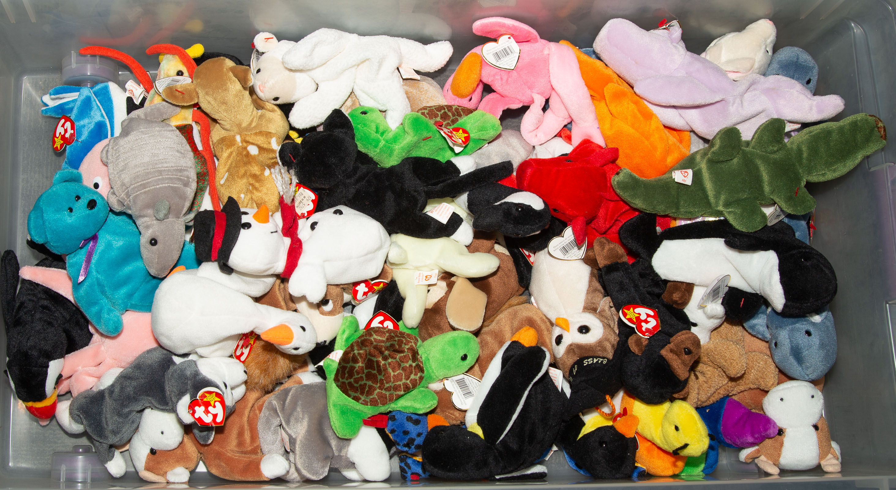 LARGE ASSORTMENT OF BEANIE BABIES