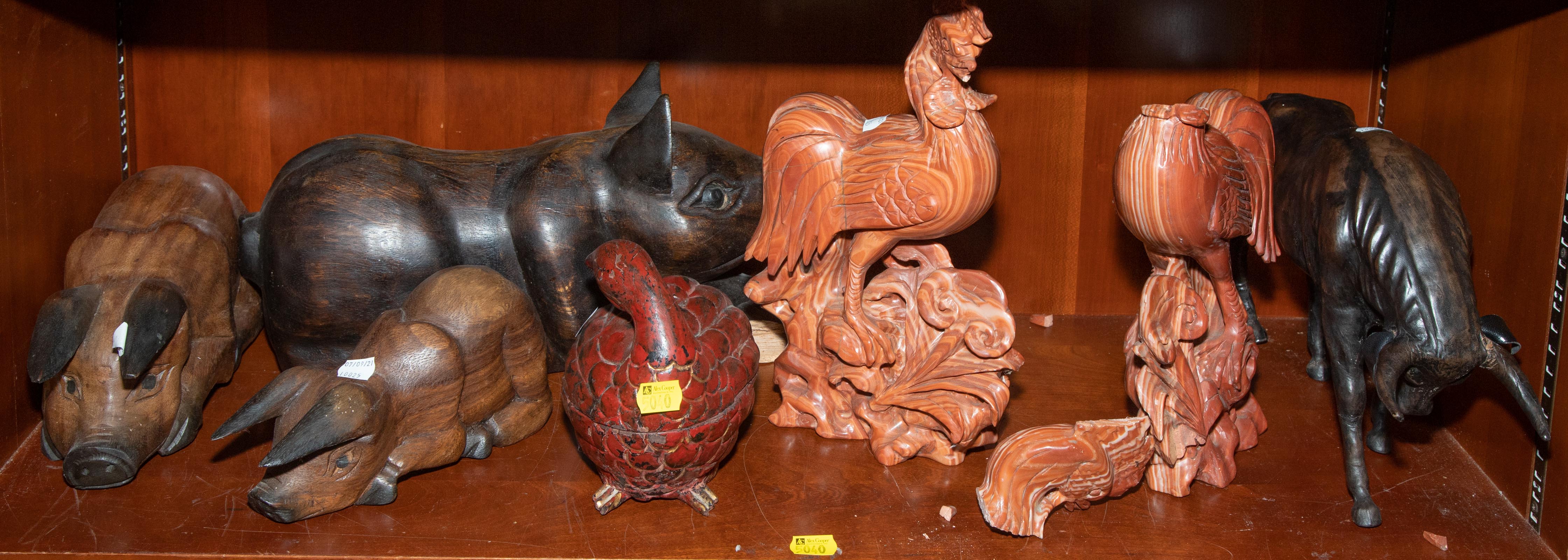 ASSORTMENT OF DECORATIVE ANIMAL FIGURES