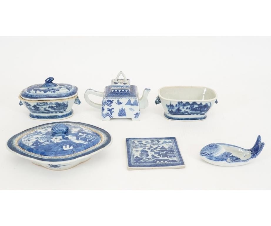 Chinese blue and white porcelain 289e72