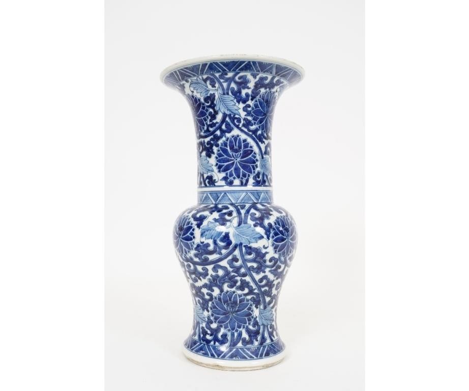 Chinese blue and white porcelain vase,