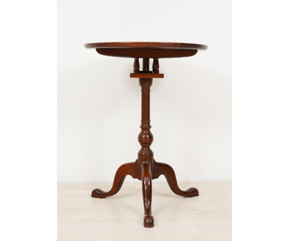 Queen Anne style mahogany candlestand 28a02c