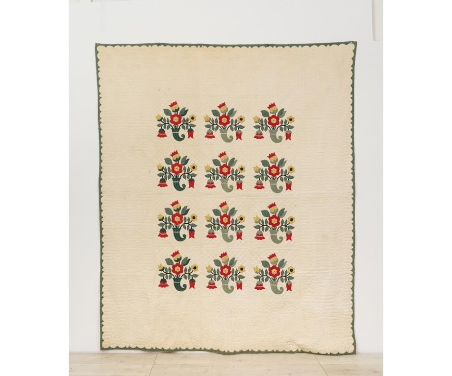 Applique quilt with colorful cornicopias