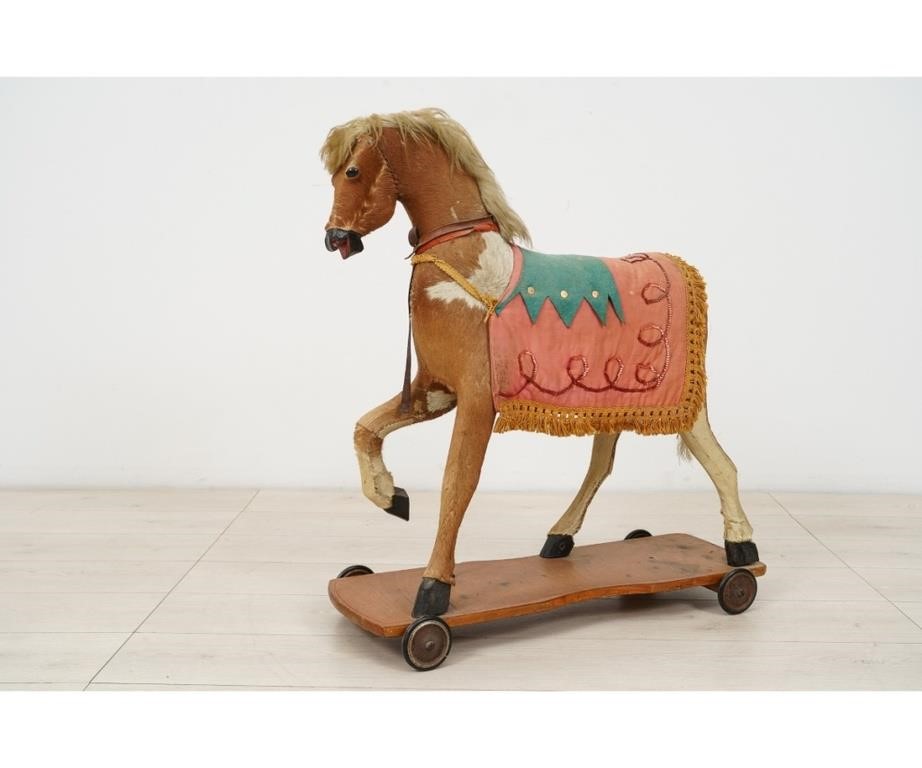 Child s horse pull toy circa 1900  28a0b0