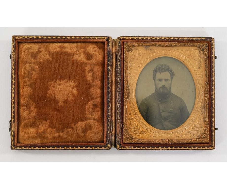 Ambrotype of Civil War soldier  28a14c