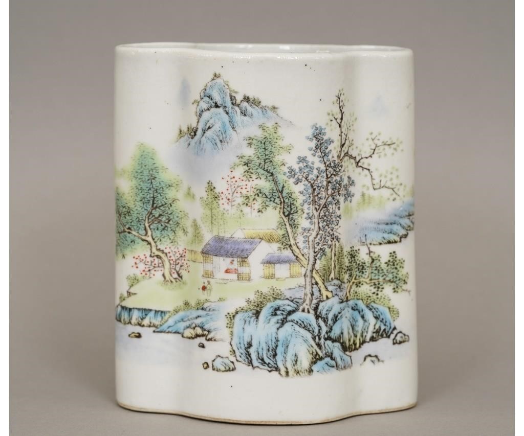 Chinese lobed shaped porcelain 28a388