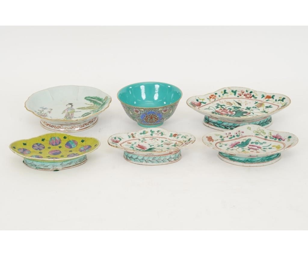 Six pieces of Asian porcelain tableware,