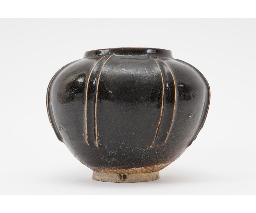 Chinese northern blackware jar 28a482