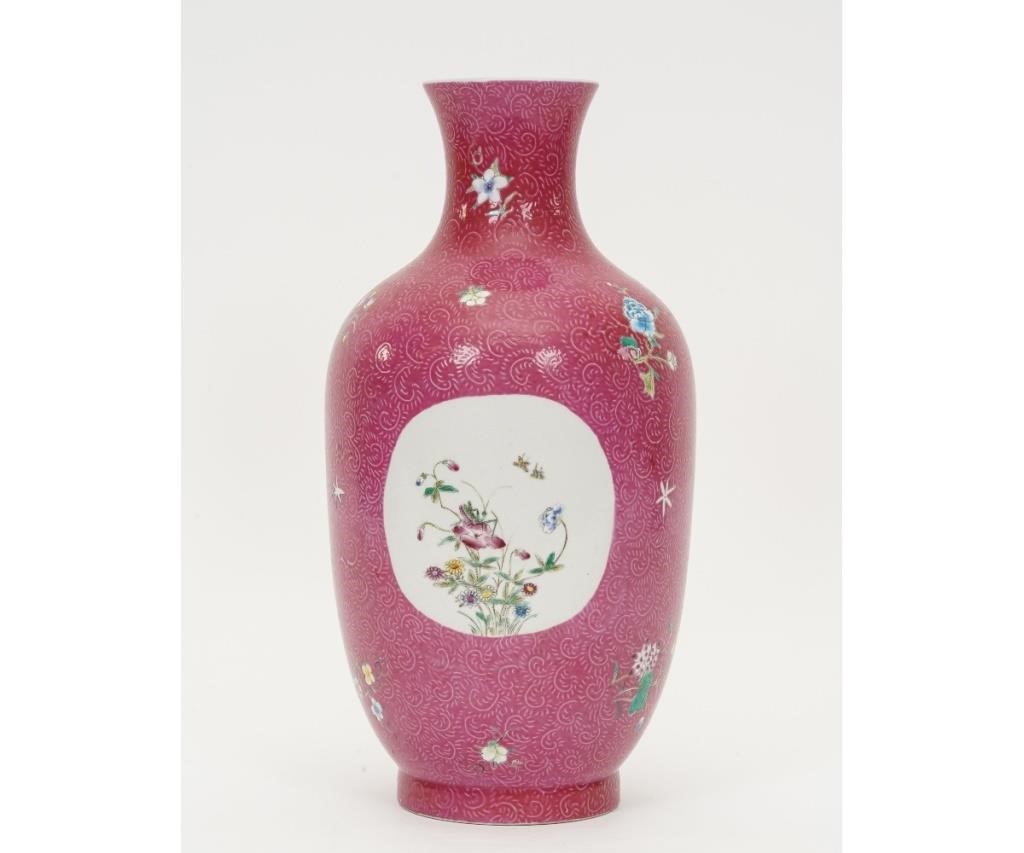 Chinese porcelain vase decorated