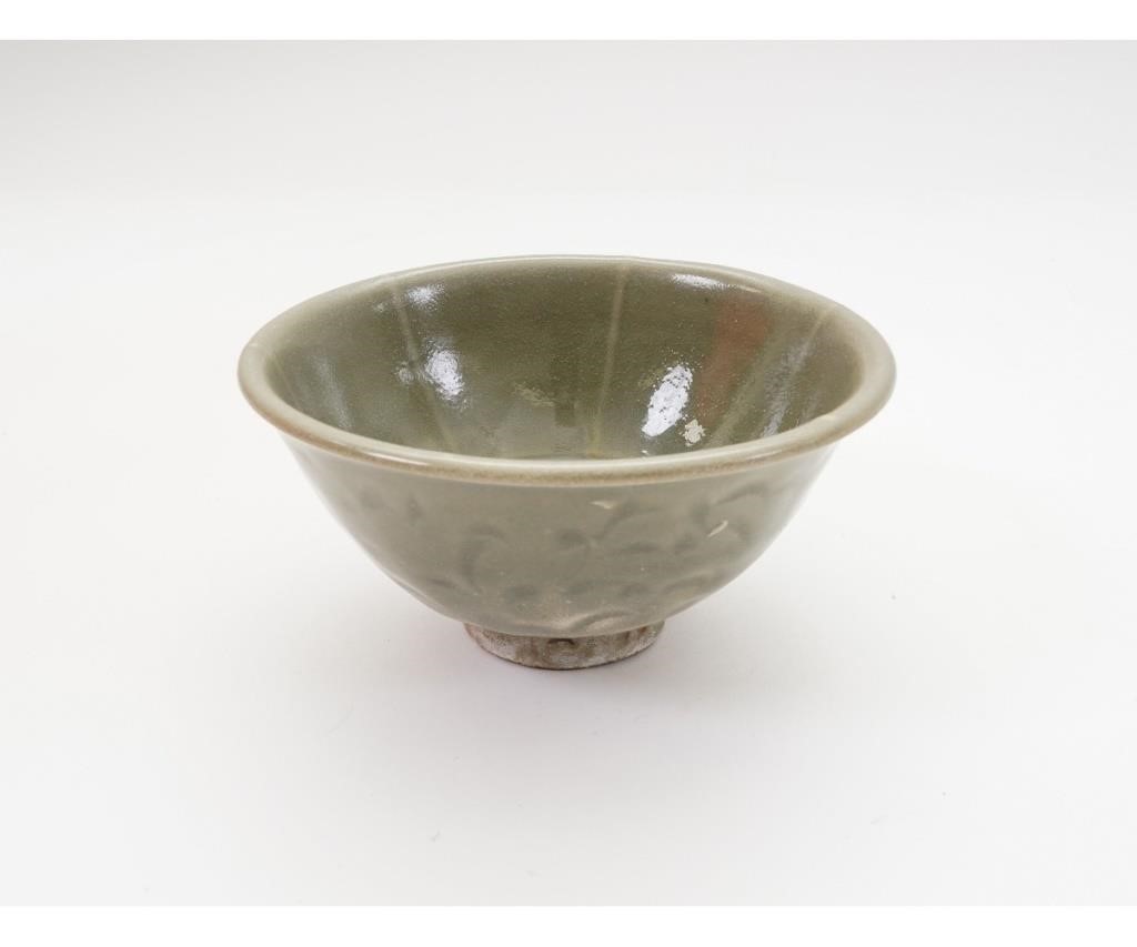 Chinese celadon dark green bowl