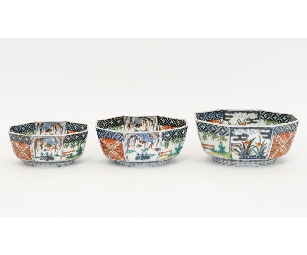 Nest of three Japanese porcelain,