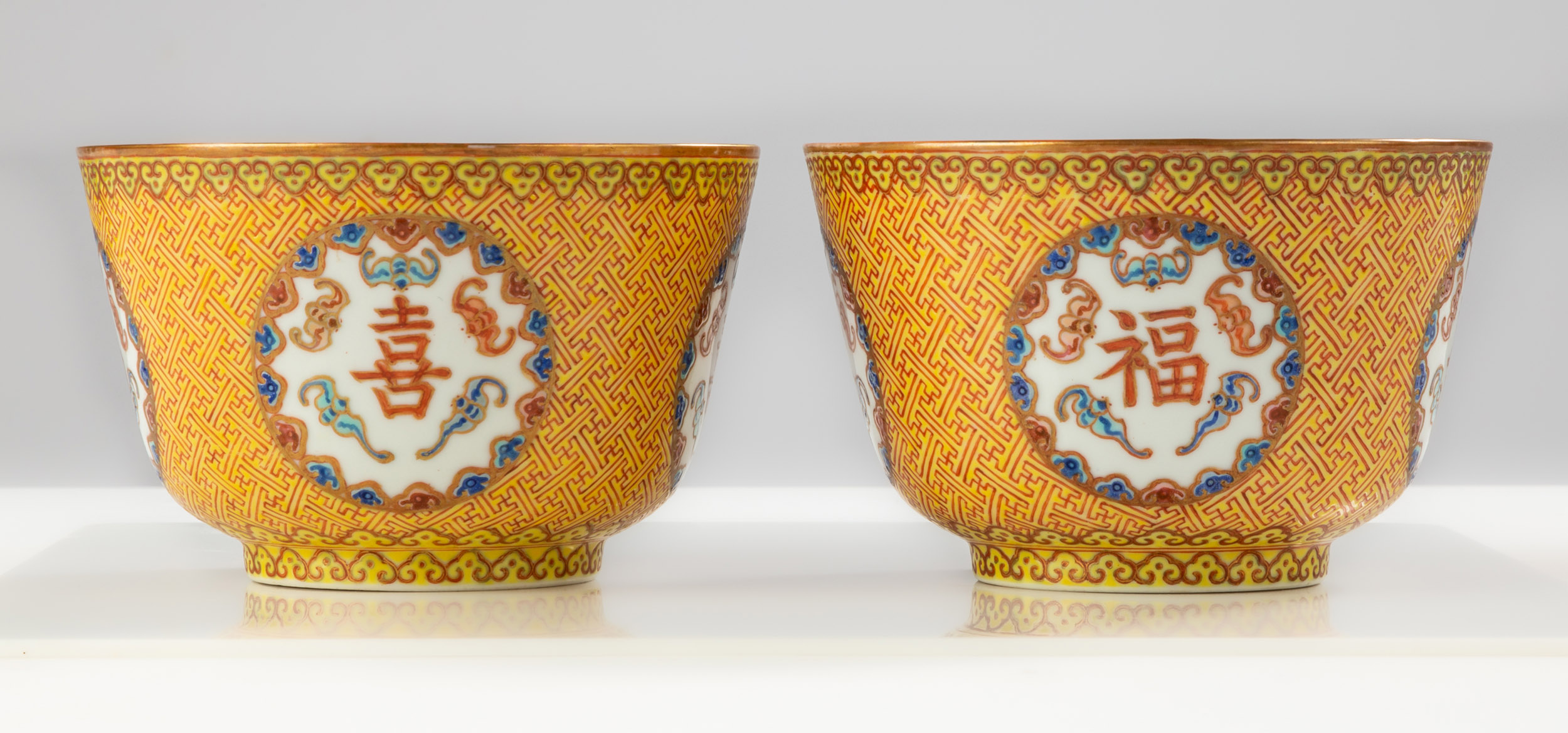 PAIR OF YELLOW GROUND PORCELAIN 28d1c2