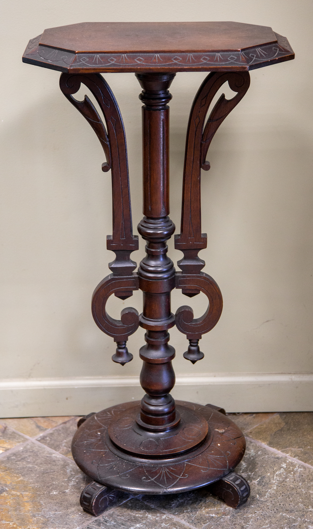 AESTHETIC MAHOGANY PEDESTAL circa