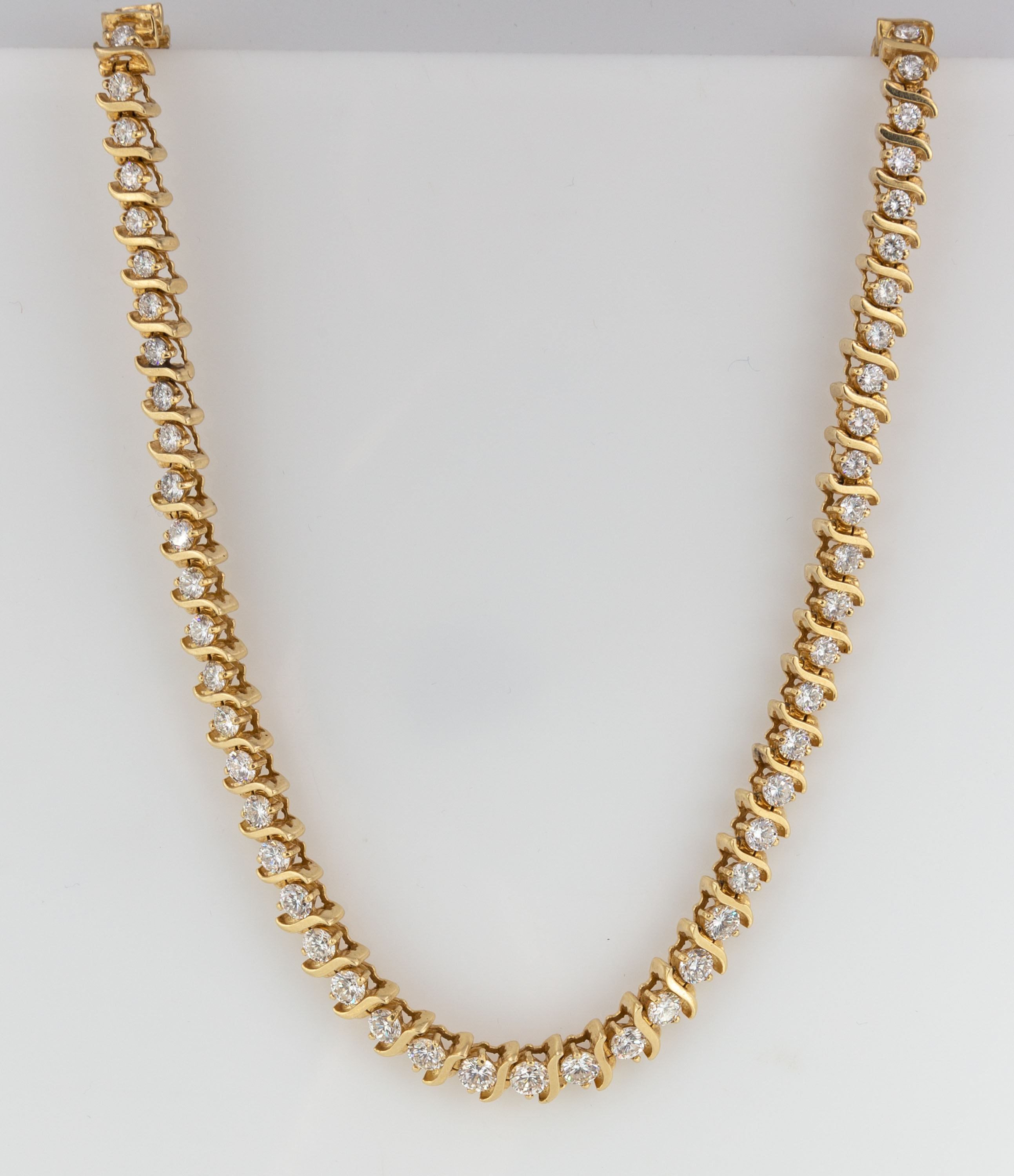 14K GOLD AND DIAMOND NECKLACE WITH 28d479