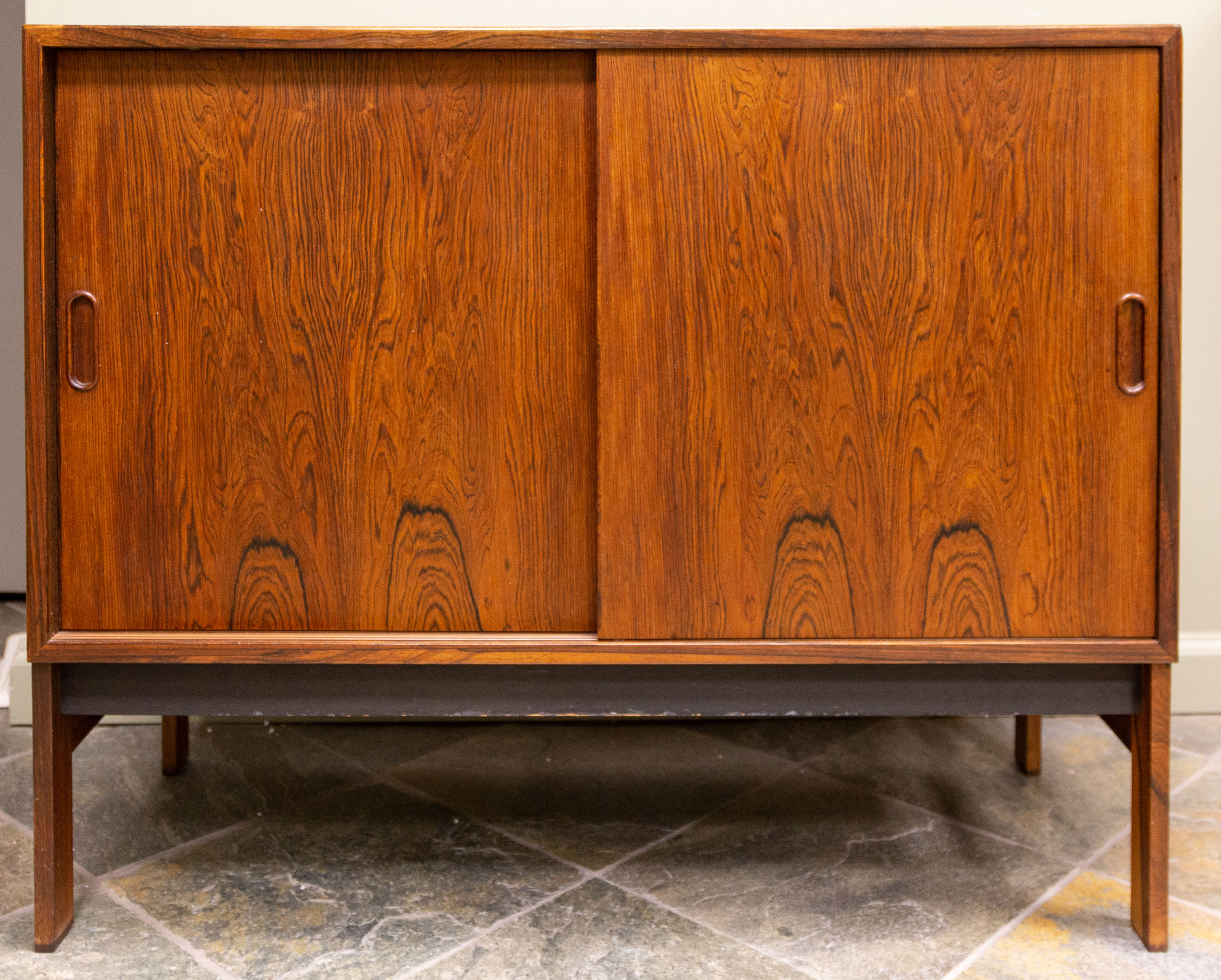 DANISH ROSEWOOD SIDE CABINET For