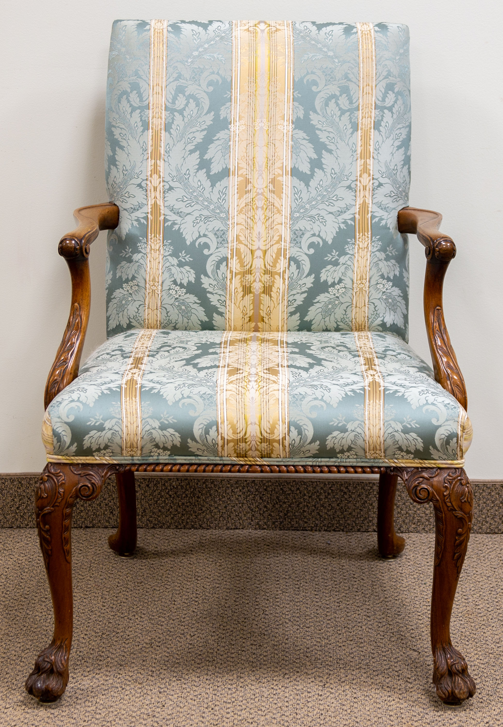 ENGLISH WALNUT ARMCHAIR 19th century.