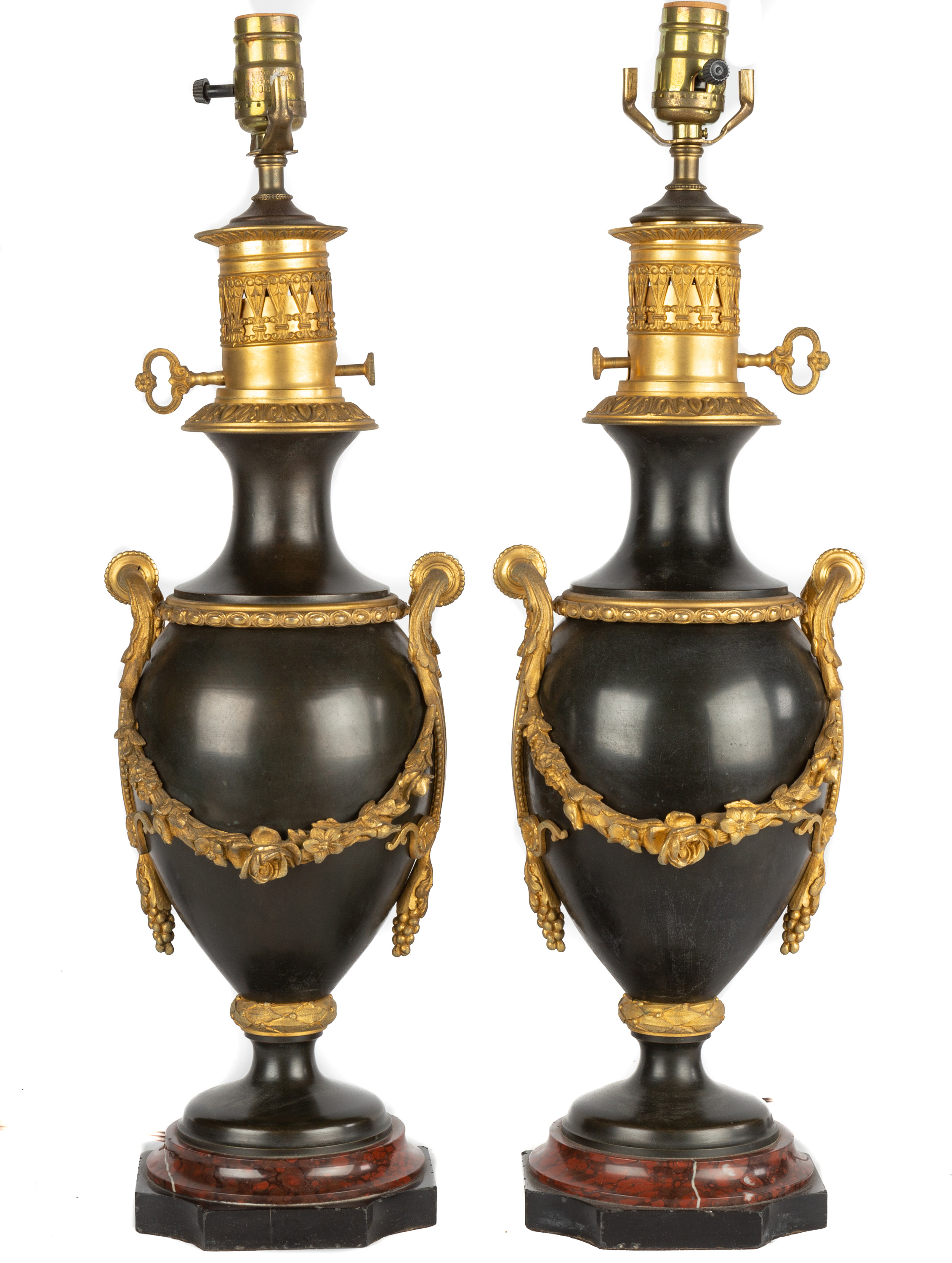 PAIR OF FRENCH GILT METAL LAMP 28d6e1