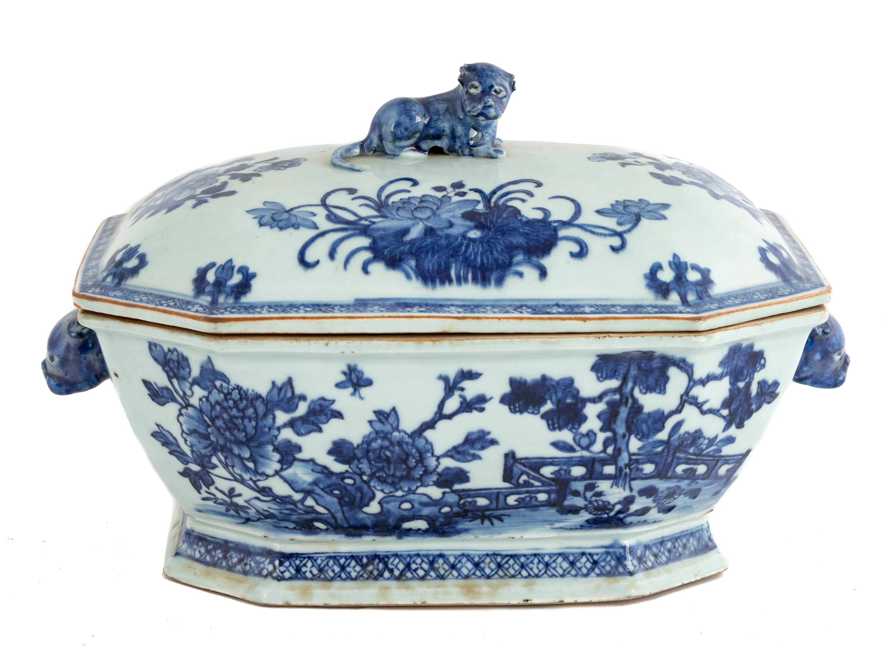 CHINESE CANTON TUREEN 19th century.