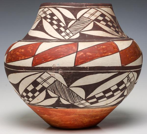 A GOOD 11 INCH ACOMA POTTERY OLLA 28e0c5