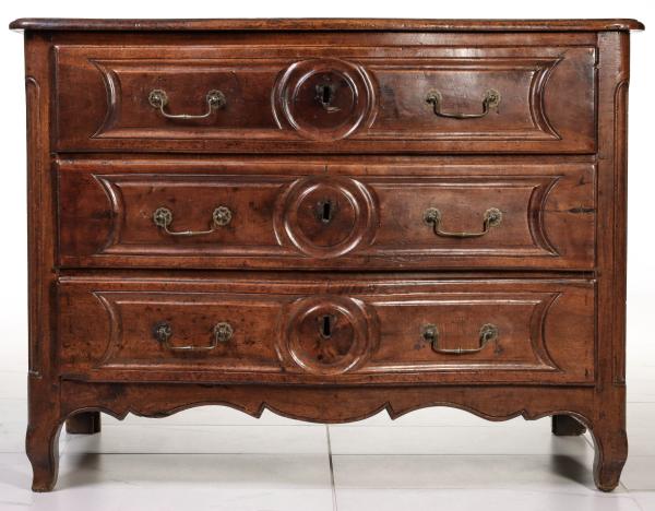 A FINE LOUIS XV PERIOD THREE DRAWER