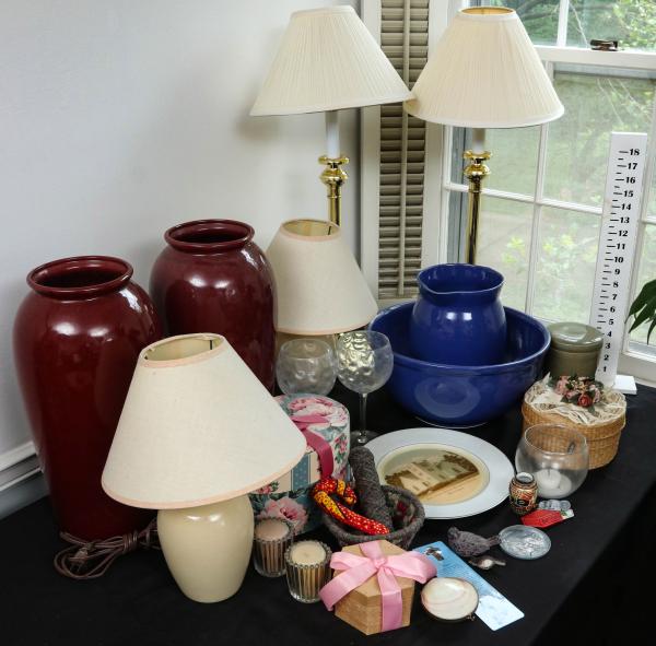 WASH STAND SET AND DECORATIVE OBJECTSThe