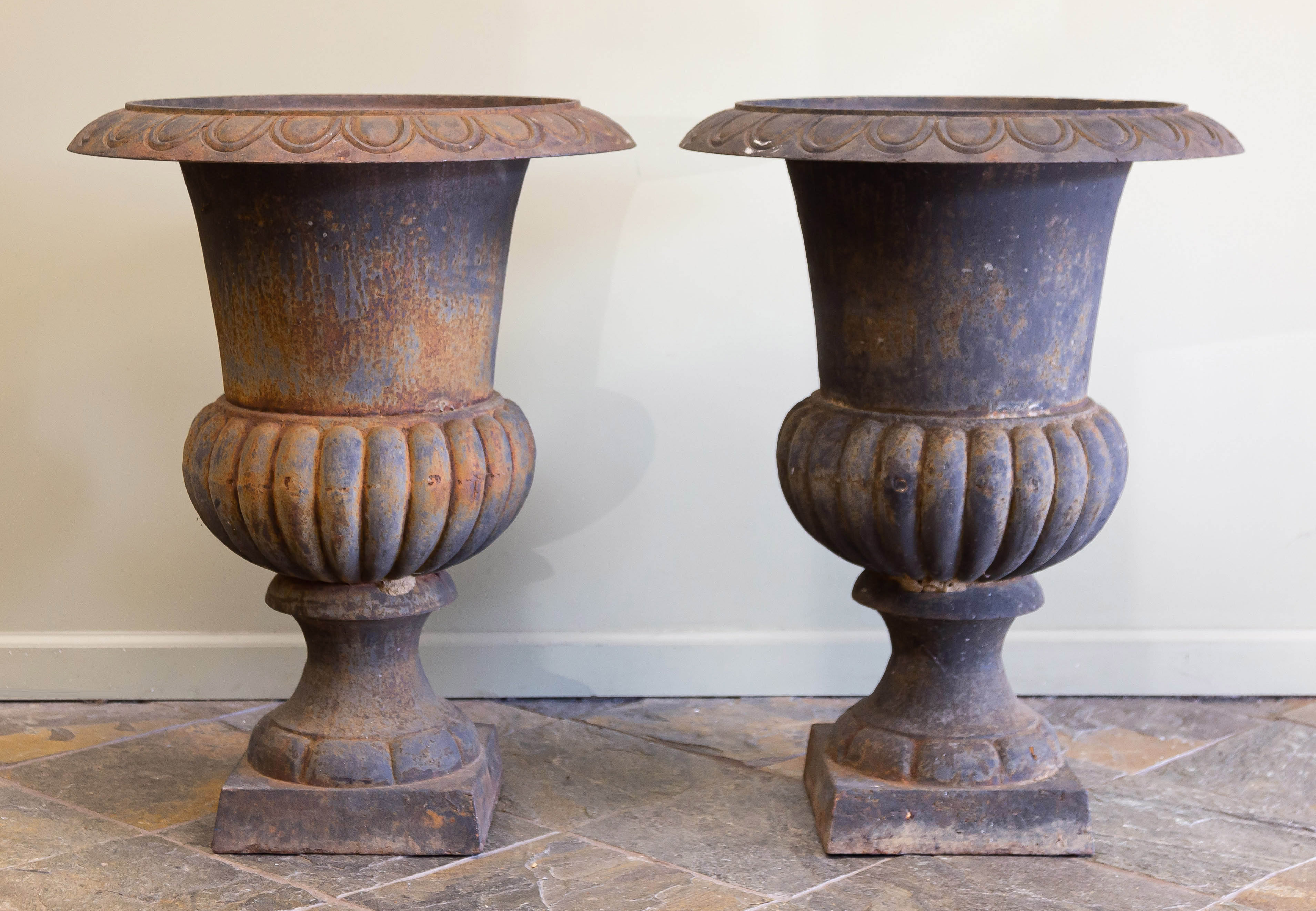 PAIR OF CLASSICAL CAST IRON GARDEN 28be3d