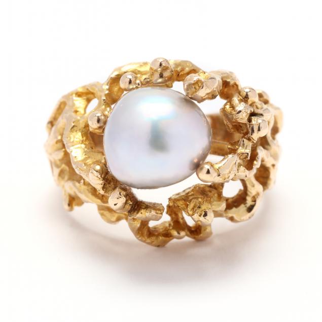 GOLD AND PEARL RING Designed in