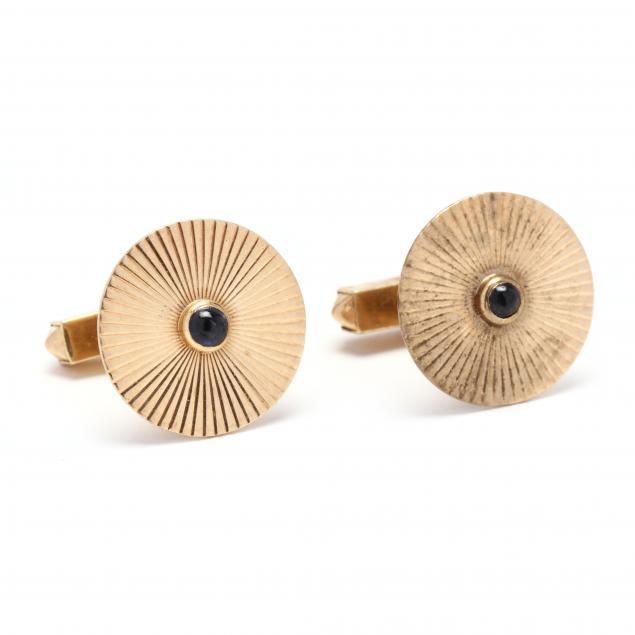 GOLD AND SAPPHIRE CUFFLINKS Of