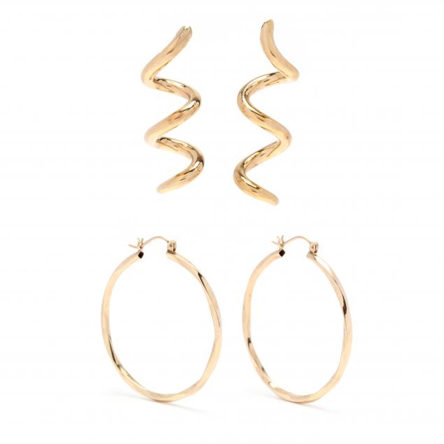 TWO PAIRS OF GOLD EARRINGS To include  28c426