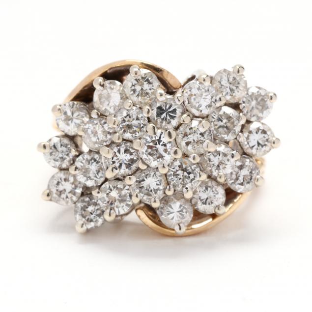 GOLD AND DIAMOND CLUSTER RING Cluster