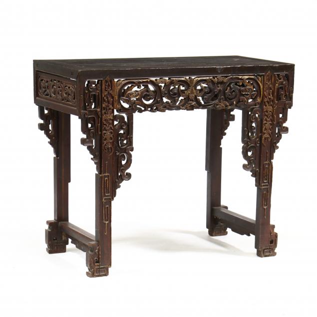 A CHINESE GILTWOOD ALTAR TABLE 28cb52