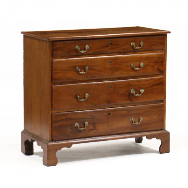 GEORGE III MAHOGANY CHEST OF DRAWERS