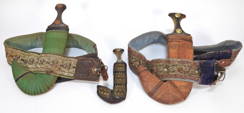 5PC YEMENI JAMBIYA KNIVES W BELTS 2997d3