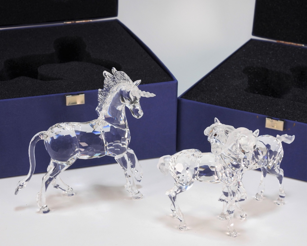 2PC SWAROVSKI UNICORN & HORSES GROUP