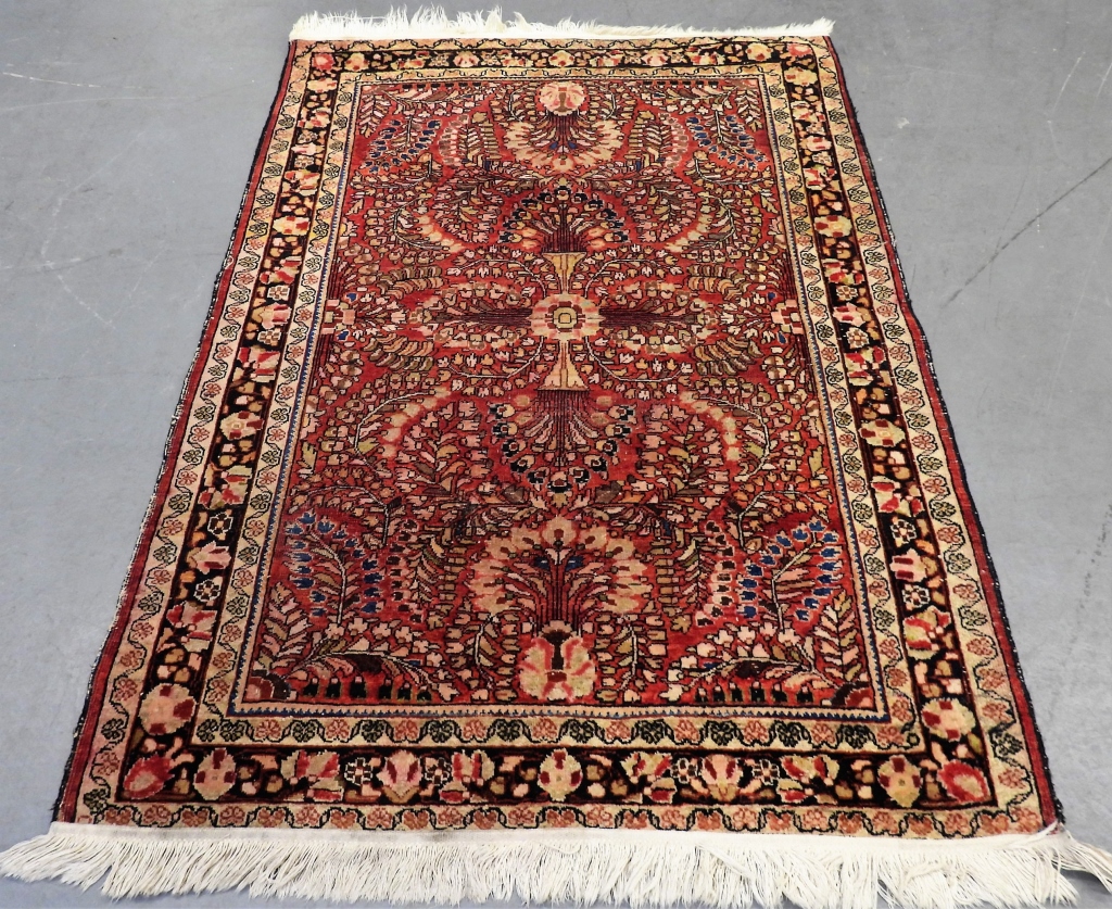 C 1930 SAROUK RED RUG Middle EastCirca 299a36