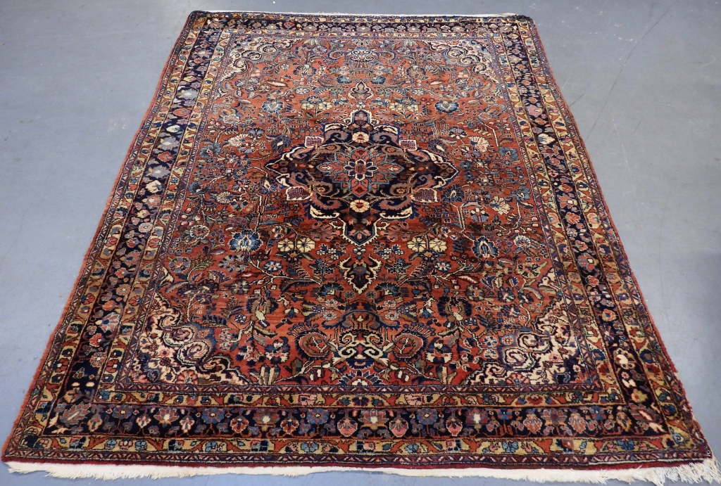 ANTIQUE PERSIAN RUG Middle EastLate 299a49