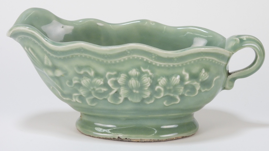 18C CHINESE CELADON EXPORT PITCHER 299b68