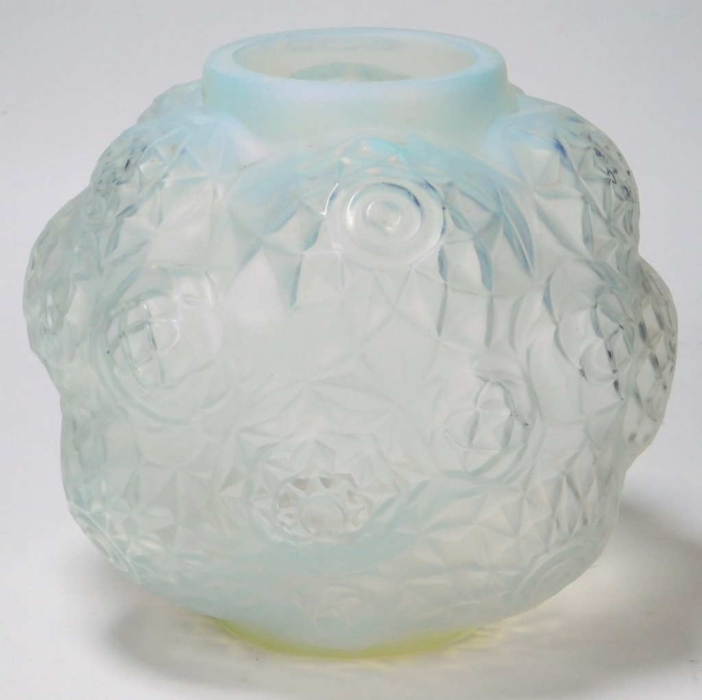 ANDRE HUNEBELLE OPALINE GLASS VASE 299bef