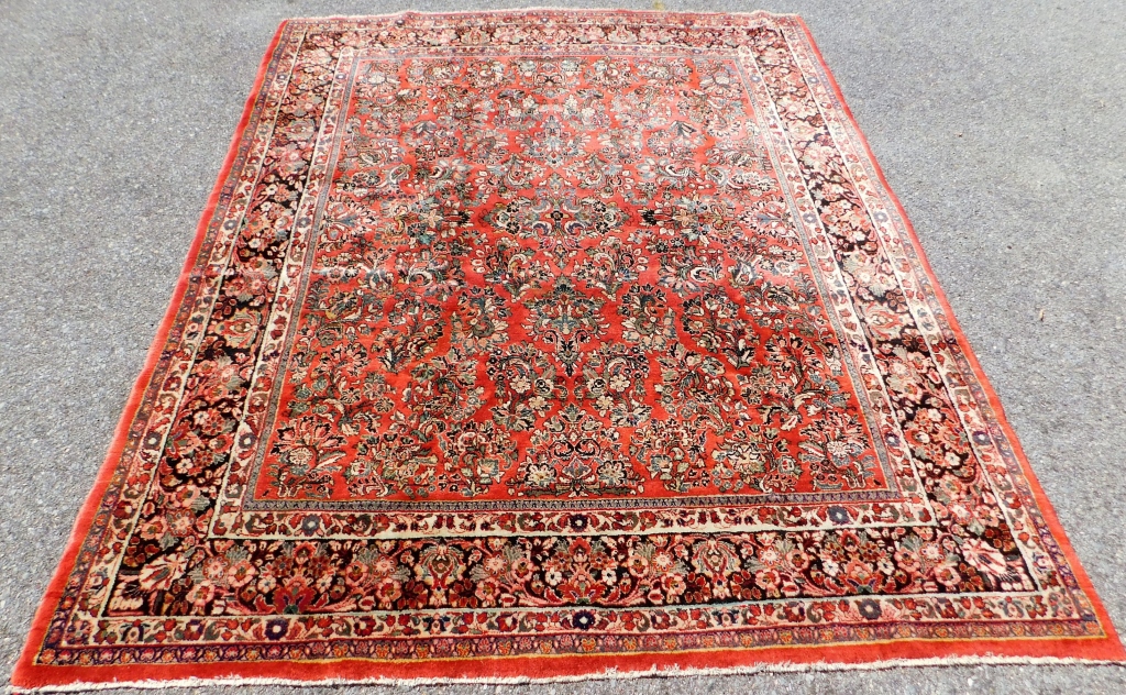 RED SAROUK RUG Middle East 20th 299c86