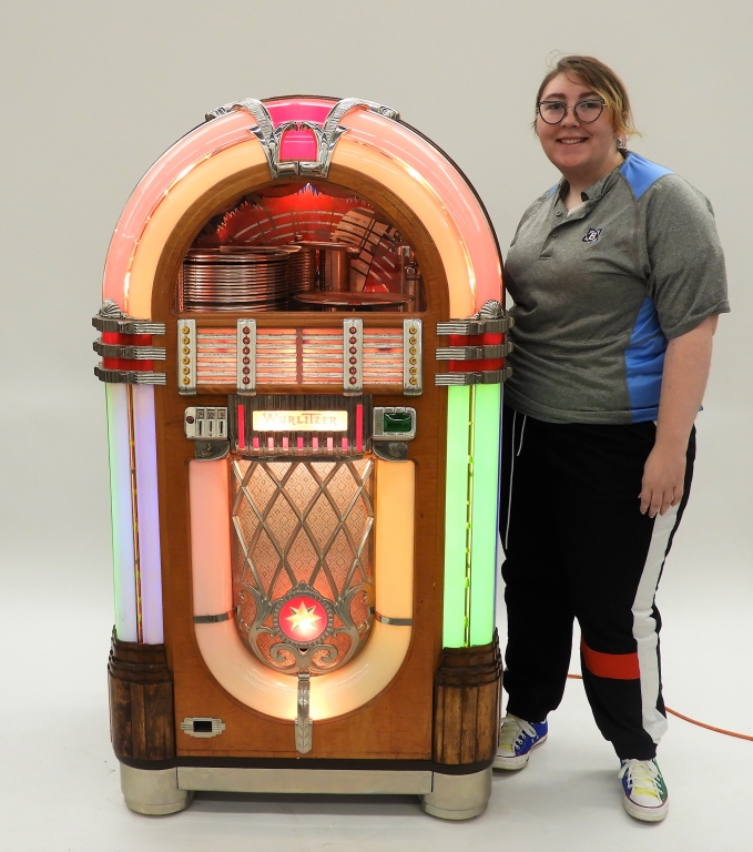 WURLITZER MODEL 1015 JUKEBOX United